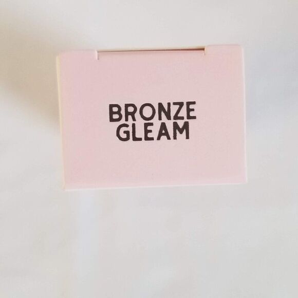 P.Louise - Babe I'm on Cloud Nine Strobe Cream - Bronze Gleam - Picture 2 of 9